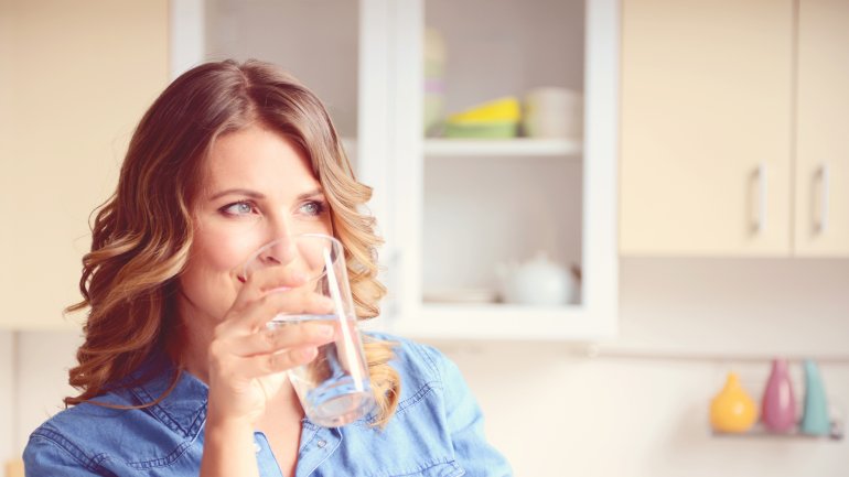 Hausmittel bei niedrigem Blutdruck: Viel trinken Hausmittel bei niedrigem Blutdruck: Viel trinken